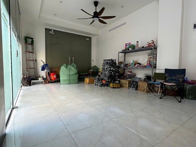 Ô tô, Kinh doanh, Văn phòng  Lô góc, 5 tầng   Đối diện KĐT Đô Nghĩa, Hà Đông. Gía 8,3 tỷ 2