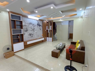 Cần bán căn nhà trong ngõ 152 hồ sen  0