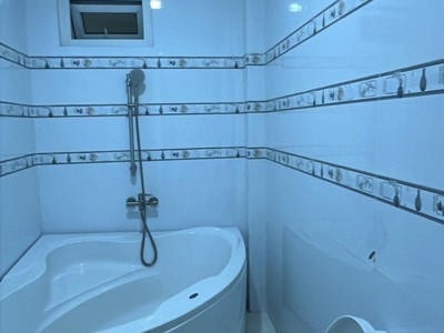 Bán nhà đẹp 3 tầng trung tâm đông hòa,shr đường 2 xe hơi,gần bigc dĩ an 4
