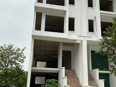  bán 01 căn lk dãy b hướng đb- trung tâm tin học -p. gia cẩm 0