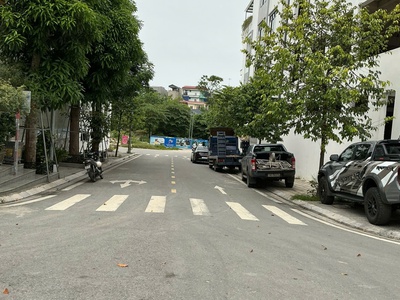  bán 01 căn lk dãy b hướng đb- trung tâm tin học -p. gia cẩm 1