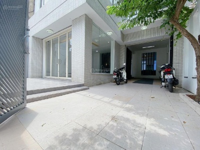 Bán biệt thự ven sông - không gian sống đẳng cấp, chính chủ bán gấp   9x20m , 3 tầng, giá chỉ 16.3 0