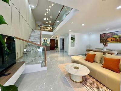 Lofthouse 2 tầng,130m2, 3pn,3wc skygarden 1- phú mỹ hưng q7 sổ hồng cầm tay 1