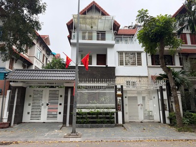 Nhà phố việt hưng 66 tỷ 200m vỉa hè rộng,kinh doanh đỉnh,long biên hà nội 0