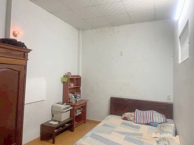 Bán nhà 2 tầng đương 2 ô tô gần nhà thờ ba làng gần biển vĩnh hoà 3