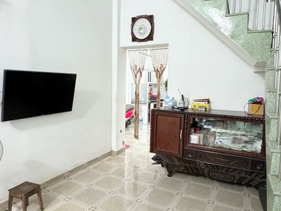 Bán nhà 2 tầng đương 2 ô tô gần nhà thờ ba làng gần biển vĩnh hoà 1