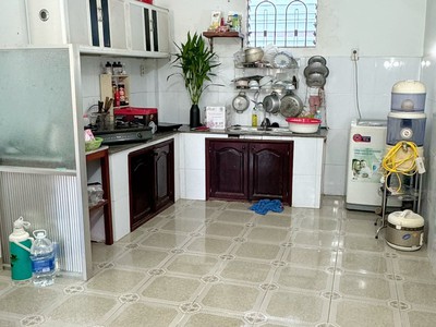 Bán nhà 2 tầng đương 2 ô tô gần nhà thờ ba làng gần biển vĩnh hoà 2