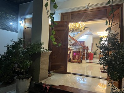 Bán nhà đẹp 3 tầng trung tâm đông hòa,shr đường 2 xe hơi,gần bigc dĩ an 1