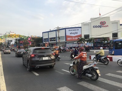 51tr/m2, nhà 2 tầng ngay ngã 4 thủ đức,5pn, hẻm xe hơi 7 chỗ 0