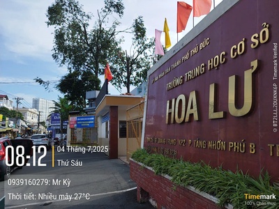 Nhà 2 tầng ngay trường hoa lư, 5pn, hẻm xe hơi 7 chỗ. 51tr/m2, 0
