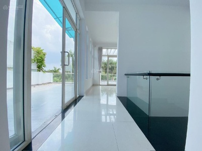 Bán biệt thự ven sông - không gian sống đẳng cấp, chính chủ bán gấp   9x20m , 3 tầng, giá chỉ 16.3 1