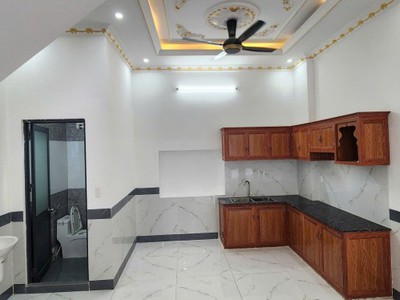 Bán nhà đẹp 1 trệt 1 lầu, shr thổ cư đường xe hơi vi vu,gần ttyt thái hòa 2
