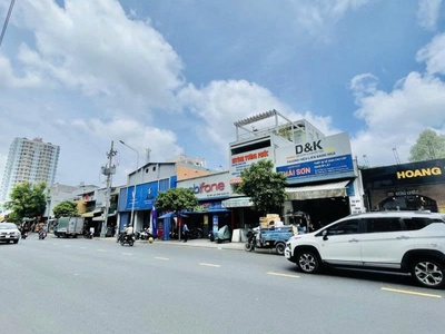 Bán nhà mặt tiền lạc long quân - ngay hòa bình, 10,7x15m, 2 tầng, hđt 55 triệu, 23,9 tỷ. 1