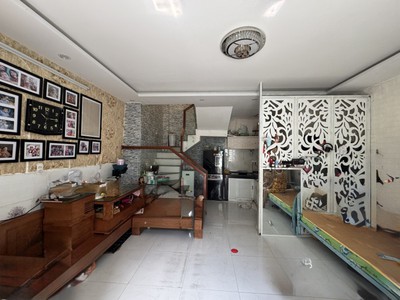 Nhà 60m ra mt lê duẩn, 35m2, 2 tầng, 2.35 tỷ 0