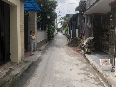 Đất hiếm đa tốn   vuông như a4   ngõ thông tứ tung   ô tô vào nhà   nhỉnh 5 tỷ 1