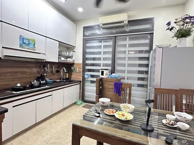 Kim đồng, hoàng mai, 46/48 m2 , 5 tầng, mặt tiền 4,2 m, giá nhỉnh 16 tỷ, 1