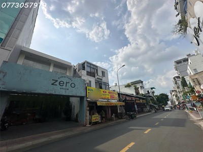 Ngộp bank cần bán rất gấp mặt tiền trần hưng đạo,q1. dt 10x30m, 3tầng, hđ thuê 130tr/ tháng 0