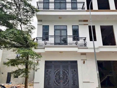 Nhà 3 tầng ngay chợ Tân Hiệp , TP Hồ Chí Minh 0