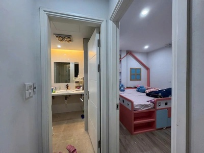 Nhà đẹp ngõ thông ô tô đỗ cửa phố nguyễn văn linh 36m2 x 5 tầng, mặt tiền 5.9m, 6.4 tỷ long biên. 2