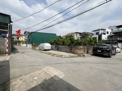 Nhà Cấp 4 Giang Biên 105m2 - Vị Trí Vàng Gần Hồ, Chợ, Khổ Vuông Đẹp, Ô Tô Đỗ Cửa 0