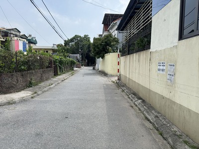 Nhà Cấp 4 Giang Biên 105m2 - Vị Trí Vàng Gần Hồ, Chợ, Khổ Vuông Đẹp, Ô Tô Đỗ Cửa 3