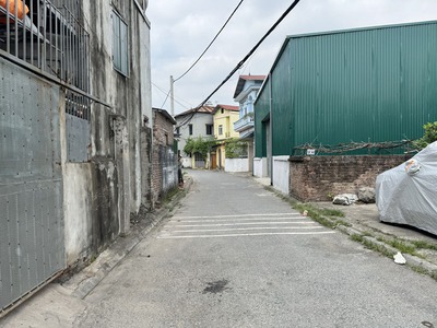Nhà Cấp 4 Giang Biên 105m2 - Vị Trí Vàng Gần Hồ, Chợ, Khổ Vuông Đẹp, Ô Tô Đỗ Cửa 6