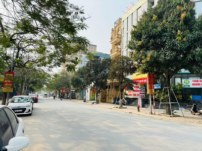 Đầu Tư Sinh Lời: Nhà 5 Tầng 100m2 Phúc Lợi, Kinh Doanh Sầm Uất, Gần Trường Học 0