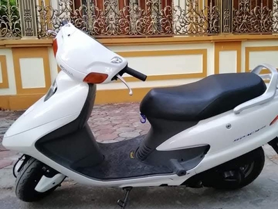 Cần bán xe spacy 125cc nhập khẩu, màu trắng, đời 2009, đời chót sm 222 4