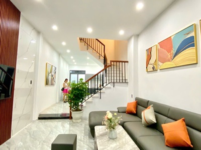 Bán nhà 3 tầng đường Nguyễn Xuân Hữu, Đà Nẵng   Diện tích 82,5m2 giá 5 tỷ xíu 0