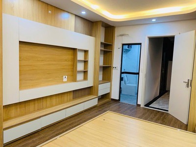 Chính chủ cần tiền bán gấp nhà Hai Bà Trưng - 6 tầng thang máy - sân rộng - 20m ra ô tô 2