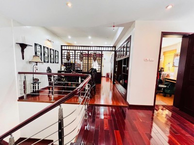 Bán biệt thự Làng Việt Kiều Châu Âu đường Nguyễn Văn Lộc DT 200m2 x 3 tầng giá 47.9 tỷ 5