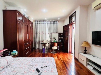 Bán biệt thự Làng Việt Kiều Châu Âu đường Nguyễn Văn Lộc DT 200m2 x 3 tầng giá 47.9 tỷ 6