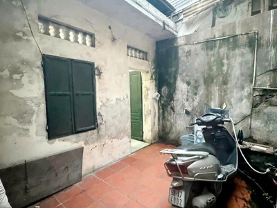 Bán nhà mặt phố Nguyễn Khoái, sổ đỏ 60m2, 7 tỷ 1