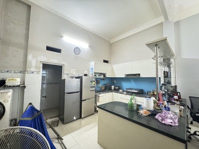 Bán nhà 77m , 2 tầng, 3pn, q.9, 4.7 tỷ, sổ hồng 3