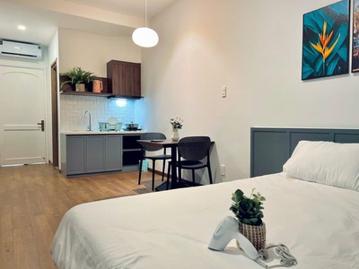 Bán gấp - chdv huỳnh văn bánh - 5 phòng - dt 25 tr /tháng- hẻm thông - a4- 6.8 tỷ 0