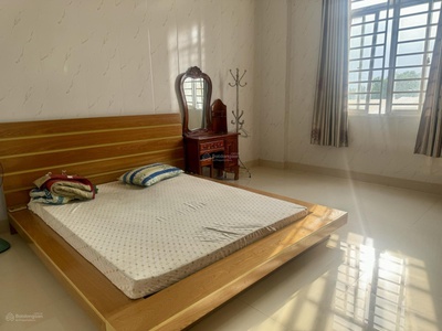 Bán đất tt phú hữu, 100m2, nở hậu, ô tô thông, nhỉnh 4 tỷ 4
