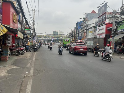 Bán nhà ngay ngã tư thủ đức 90m2 nở hậu 5,3m hiệp phú quận 9. chỉ 5.xx tỷ 1