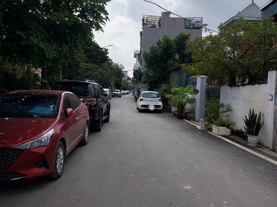 Cắt lô nhà dân xây cạnh nhổn, xe tải, kinh doanh, giá 8.x 2
