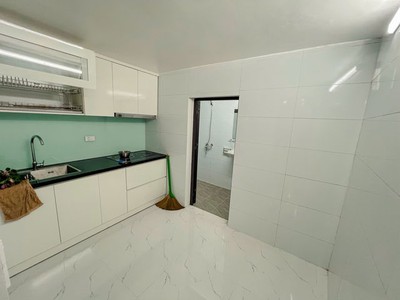 Tập thể tầng 1 - ngõ 106 chùa láng  sổ 16m - sử dụng 30m. 2