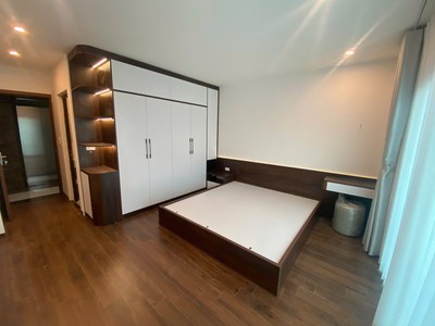 Ngay ngã tư cổ linh - thạch bàn - aeon mall long biên - 38m x 6 tầng - full nội thất - chủ cần bán 2