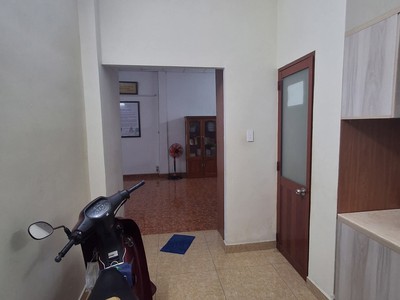 Nhà hxt đường thân nhân trung phường 13 tân bình. 3