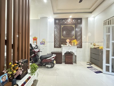 Bán nhà 77m , 2 tầng, 3pn, q.9, 4.7 tỷ, sổ hồng 2