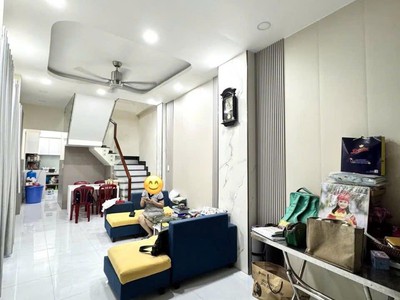 Bán nhà mt đường nguyễn thanh tuyền, p2, tân bình  4x17  11 tỷ 0
