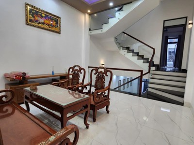  siêu phẩm sơn trà, nhà 3 tầng mới đẹp, ô tô tránh nhau chỉ nhỉnh 7 tỷ 4