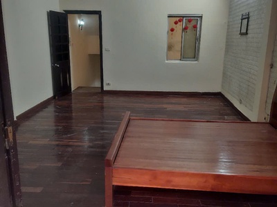 Cho thuê nhà 3 tầng   ô tô đỗ cửa   cách mặt đường lê trọng tấn chỉ 15m 3