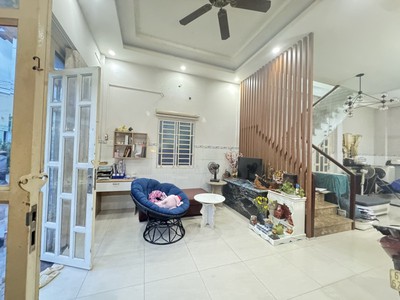 Bán nhà 77m , 2 tầng, 3pn, q.9, 4.7 tỷ, sổ hồng 1