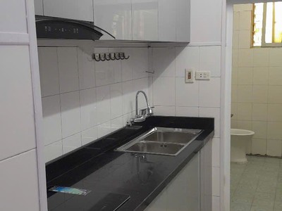 Cho thuê nhà tập thể tầng 1 kim liên, 60m2, 2 ngủ, 10 triệu vào ngay 1