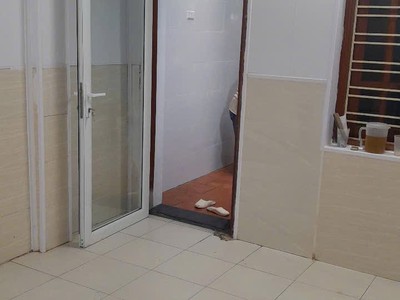 Cho thuê nhà tập thể tầng 1 kim liên, 60m2, 2 ngủ, 10 triệu vào ngay 2