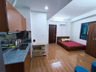 Cho thuê ccmn Lê Văn Lương, Hoàng Ngân, điện tích 30,35m2 5