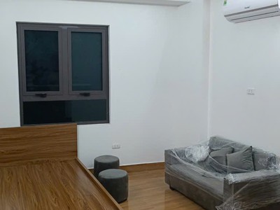 Cho thuê ccmn Lê Văn Lương, Hoàng Ngân, điện tích 30,35m2 3